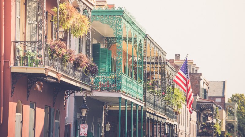 New Orleans Bus Tours - Best Deals 2024 | Hop-On Hop-Off Bus